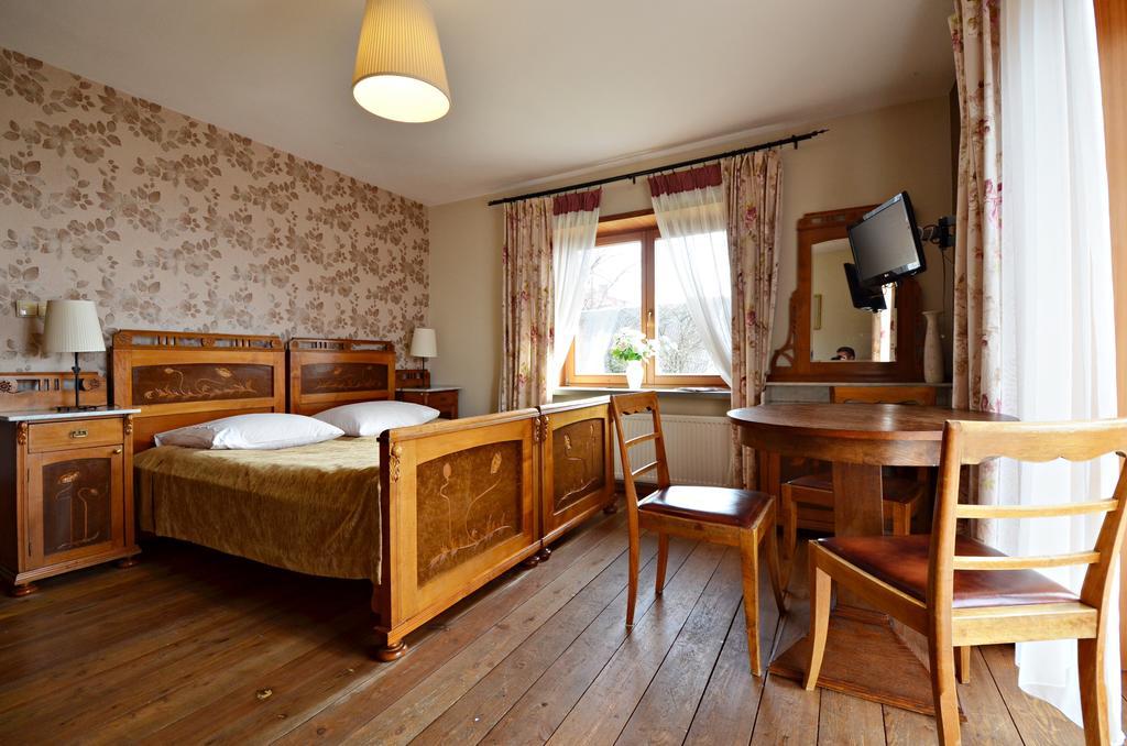 Bed and Breakfast Dom Na Rozcesciu Конякув Экстерьер фото